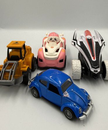 Miniature cars measuring around 12-13 cm in length