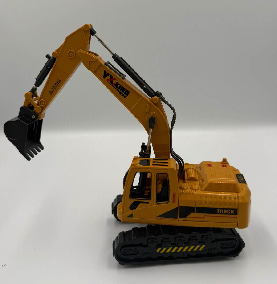 Yi Xiang (YX King) brand remote control excavator toy model - Image 2